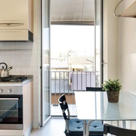 Sunny Flat In Elegant Building Close To Colosseum Roma Esterno foto