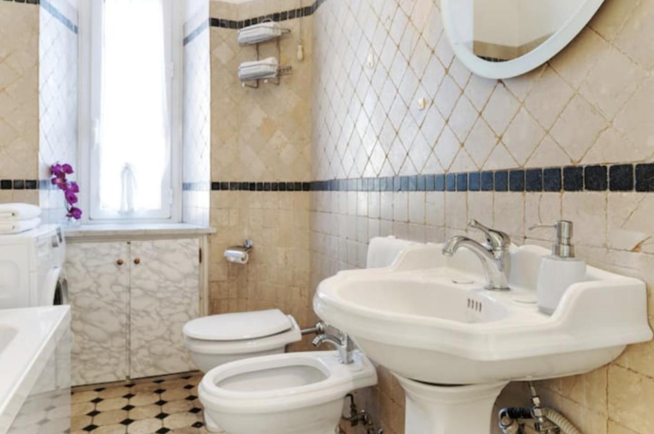 Sunny Flat In Elegant Building Close To Colosseum Roma Esterno foto