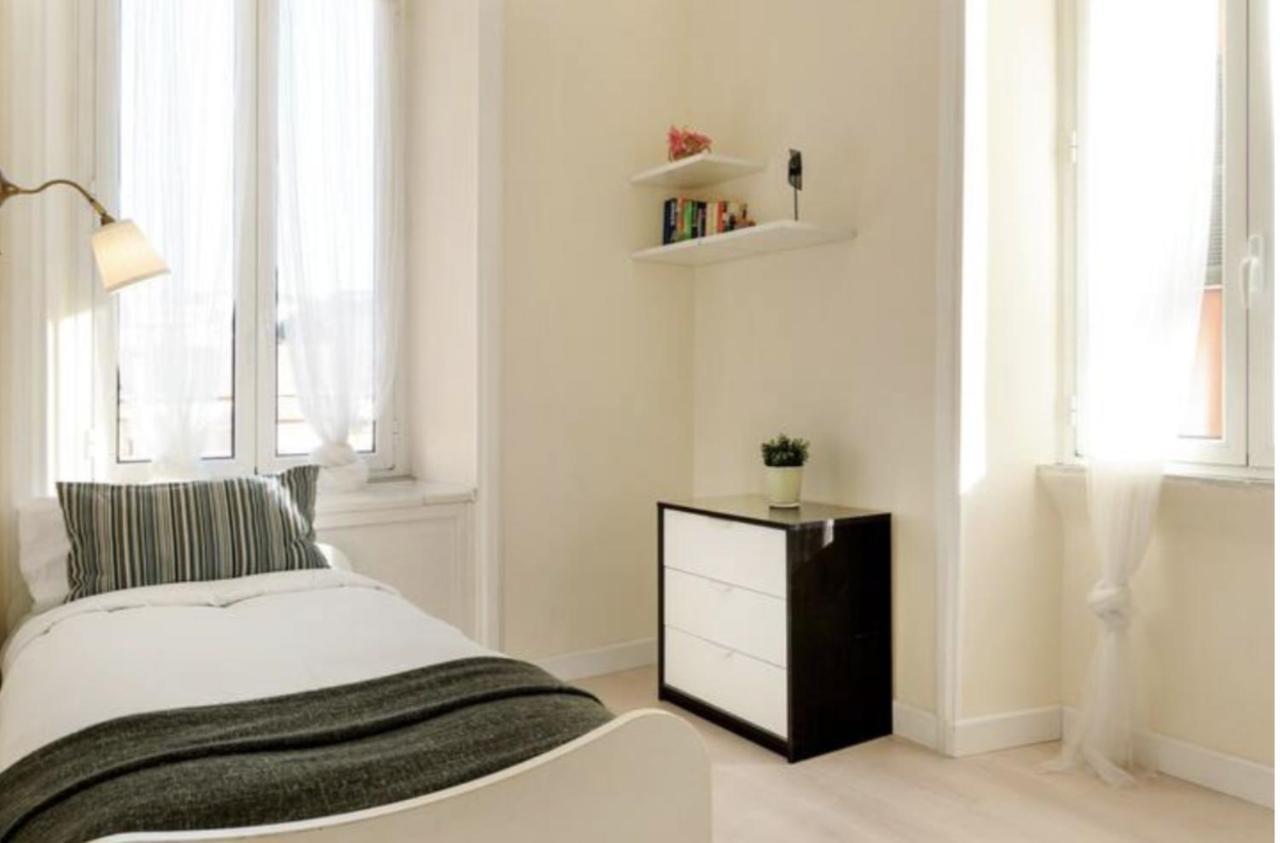 Sunny Flat In Elegant Building Close To Colosseum Roma Esterno foto